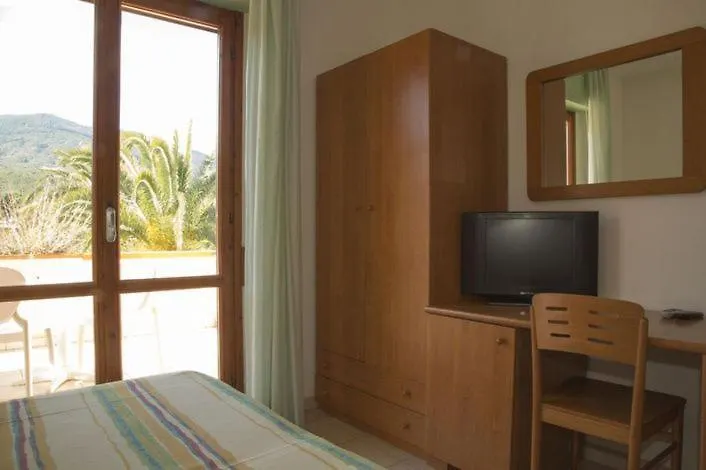 Hotel Villa Cristina Marina di Campo 0*,